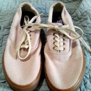 SPERRY men's tan  boat shoes. Size 8.